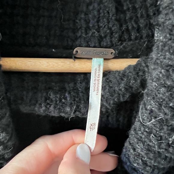 Free People EUC wool cowl neck sweater - Picture 6 of 7